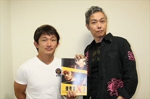 映画「捜査官X」を大いに語った谷垣健治と大槻ケンヂ