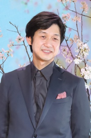 深川栄洋監督、Netflix映画『桜のような僕の恋人』プレミアイベントに登場