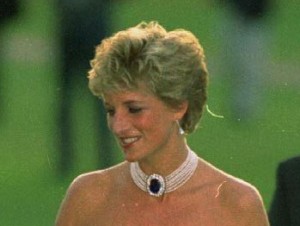 ダイアナ妃とドディ・アルファイドがバカンスを過ごしたアイコニックなヨットが売りに出される