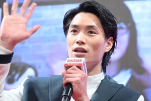 『THE BATMAN-ザ・バットマン-』セレブレーションイベントに登場した鈴木伸之