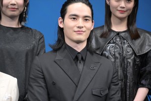 岡田健史、映画『死刑にいたる病』完成披露試写会に登場