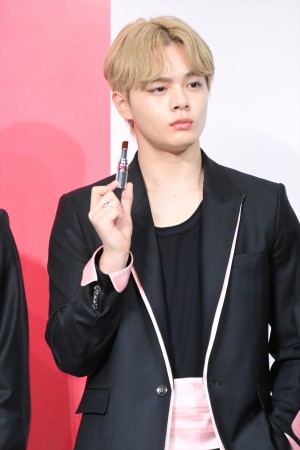 鶴房汐恩、「YSL BEAUTY 新作リップ発売&JO1ジャパン アンバサダー就任会見」に登場