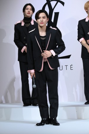 川西拓実、「YSL BEAUTY 新作リップ発売&JO1ジャパン アンバサダー就任会見」に登場