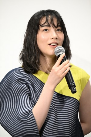 のん、映画『さかなのこ』公開記念舞台あいさつに登場