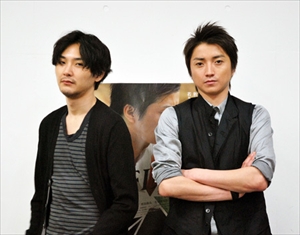初共演を果たした藤原竜也(右)&松田龍平(左)