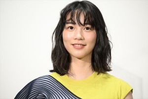 のん、映画『さかなのこ』公開記念舞台あいさつに登場