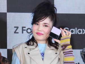 Galaxy新製品発表・スマホファッションお披露目会に出席した平野ノラ
