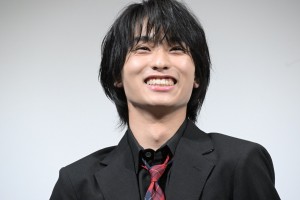 映画『マイスモールランド』完成披露試写会に出席した奥平大兼