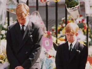 ウィリアム王子とヘンリー王子、ダイアナ妃の葬儀にて(1997年)