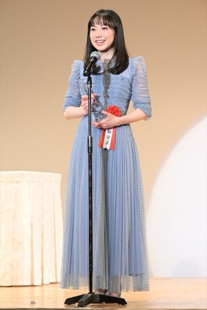 芦田愛菜、2023年 エランドール賞 授賞式に登場