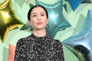 坂井真紀、映画『銀河鉄道の父』初日舞台挨拶に登場