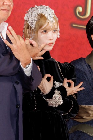 益若つばさ、映画『翔んで埼玉 ~琵琶湖より愛をこめて~』ジャパンプレミアに登場