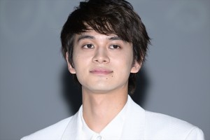 北村匠海、ドラマ『星降る夜に』制作発表記者会見に登場