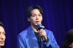 中村倫也、『沈黙の艦隊』完成報告会・完成披露舞台挨拶に登場