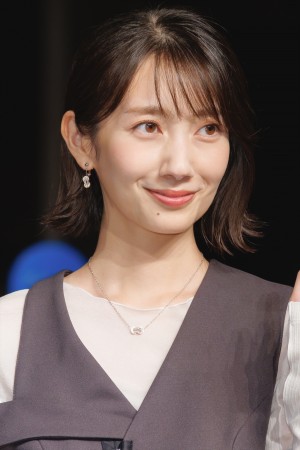 波瑠、映画『アナログ』公開直前イベントに登場