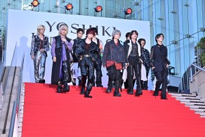 XY、映画『YOSHIKI:UNDER THE SKY』ジャパンプレミアに登場