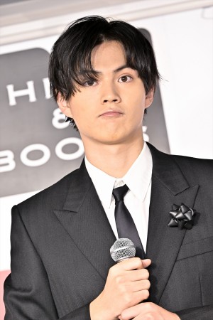 簡秀吉、1st写真集「IKKAN」発売記念イベントに登場