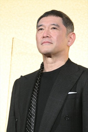 杉本哲太、映画『シャイロックの子供たち』 完成披露舞台挨拶に登場