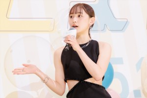 浅川梨奈、映画『おとななじみ』プレミア試写会に登場