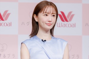 ワコール新商品「ハグするブラ」新TVCM発表会に登場した松本まりか