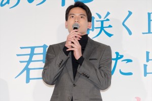 水上恒司、映画『あの花が咲く丘で、君とまた出会えたら。』初日舞台挨拶に登場