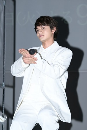 北村匠海、ドラマ『星降る夜に』制作発表記者会見に登場
