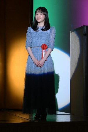 芦田愛菜、2023年 エランドール賞 授賞式に登場