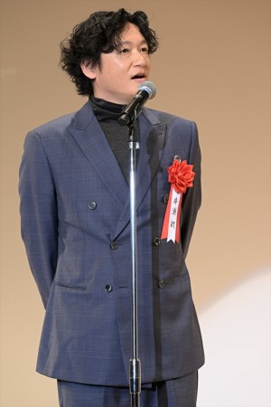 井浦新、2023年 エランドール賞 授賞式に登場