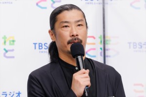 パンサー・菅良太郎、TBSラジオ春の新番組記者会見に登場