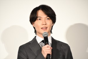 神木隆之介、映画『大名倒産』公開初日舞台挨拶に登場