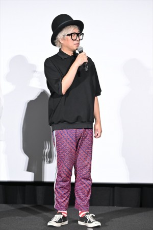 千原徹也監督、映画『アイスクリームフィーバー』初日舞台挨拶に登場
