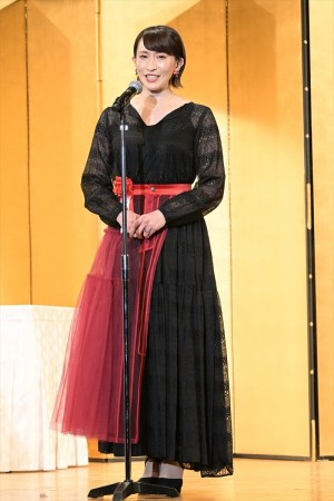 名塚佳織、2023年 エランドール賞 授賞式に登場