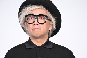千原徹也監督、映画『アイスクリームフィーバー』初日舞台挨拶に登場