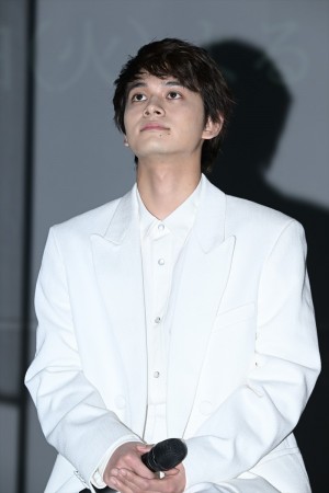 北村匠海、ドラマ『星降る夜に』制作発表記者会見に登場