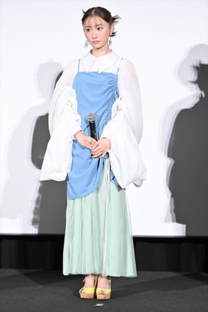 松本まりか、映画『アイスクリームフィーバー』初日舞台挨拶に登場