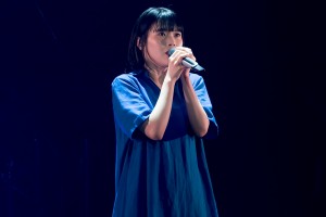 アイナ・ジ・エンド、映画『キリエのうた』プレミアムライブに登場