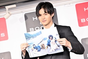 簡秀吉、1st写真集「IKKAN」発売記念イベントに登場