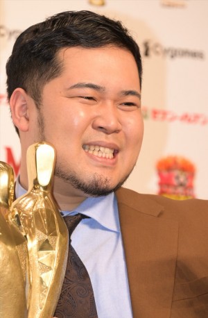 令和ロマン・松井ケムリ、『M-1グランプリ2023』優勝者記者会見に登場