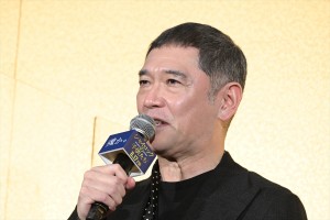 杉本哲太、映画『シャイロックの子供たち』 完成披露舞台挨拶に登場
