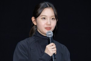 田中瞳アナウンサー、ドラマ『ブラックガールズトーク』記者会見で司会を担当