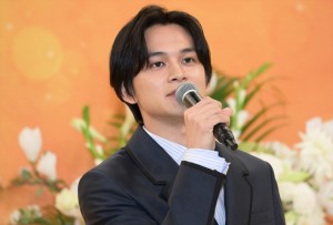 北村匠海、2025年度前期連続テレビ小説 『あんぱん』柳井嵩役 発表会見に登場
