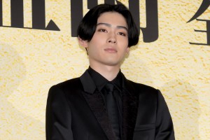 市川染五郎、映画『鬼平犯科帳 血闘』完成披露上映会に登場