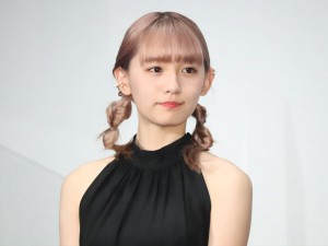 浅川梨奈、映画『かぐや様は告らせたい ~天才たちの恋愛頭脳戦~ ファイナル』公開初日舞台あいさつに登壇