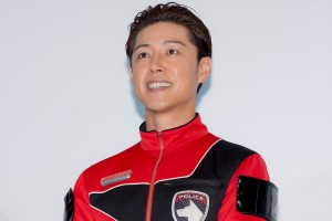 さいねい龍二、Vシネクスト『特捜戦隊デカレンジャー20th ファイヤーボール・ブースター』初日舞台挨拶に登場