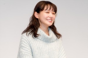 奈緒、ドラマ『春になったら』制作発表に登場