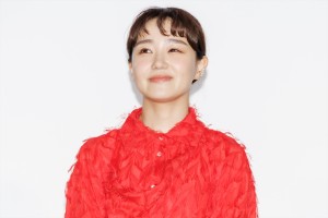 奈緒、映画『告白 コンフェッション』完成披露試写会に登場
