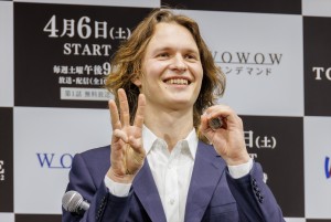 アンセル・エルゴート、ドラマ『TOKYO VICE Season2』舞台挨拶に登場