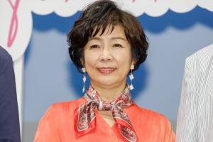 市毛良枝、映画『明日を綴る写真館』完成披露舞台あいさつに登場