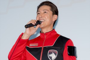 さいねい龍二、Vシネクスト『特捜戦隊デカレンジャー20th ファイヤーボール・ブースター』初日舞台挨拶に登場