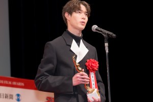 宮沢氷魚、「第78回毎日映画コンクール」表彰式に登場